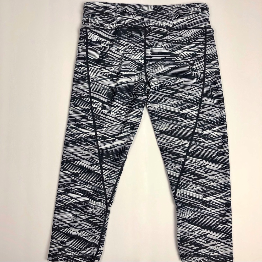 Fabletics Gia Powerlite Crop - image 4